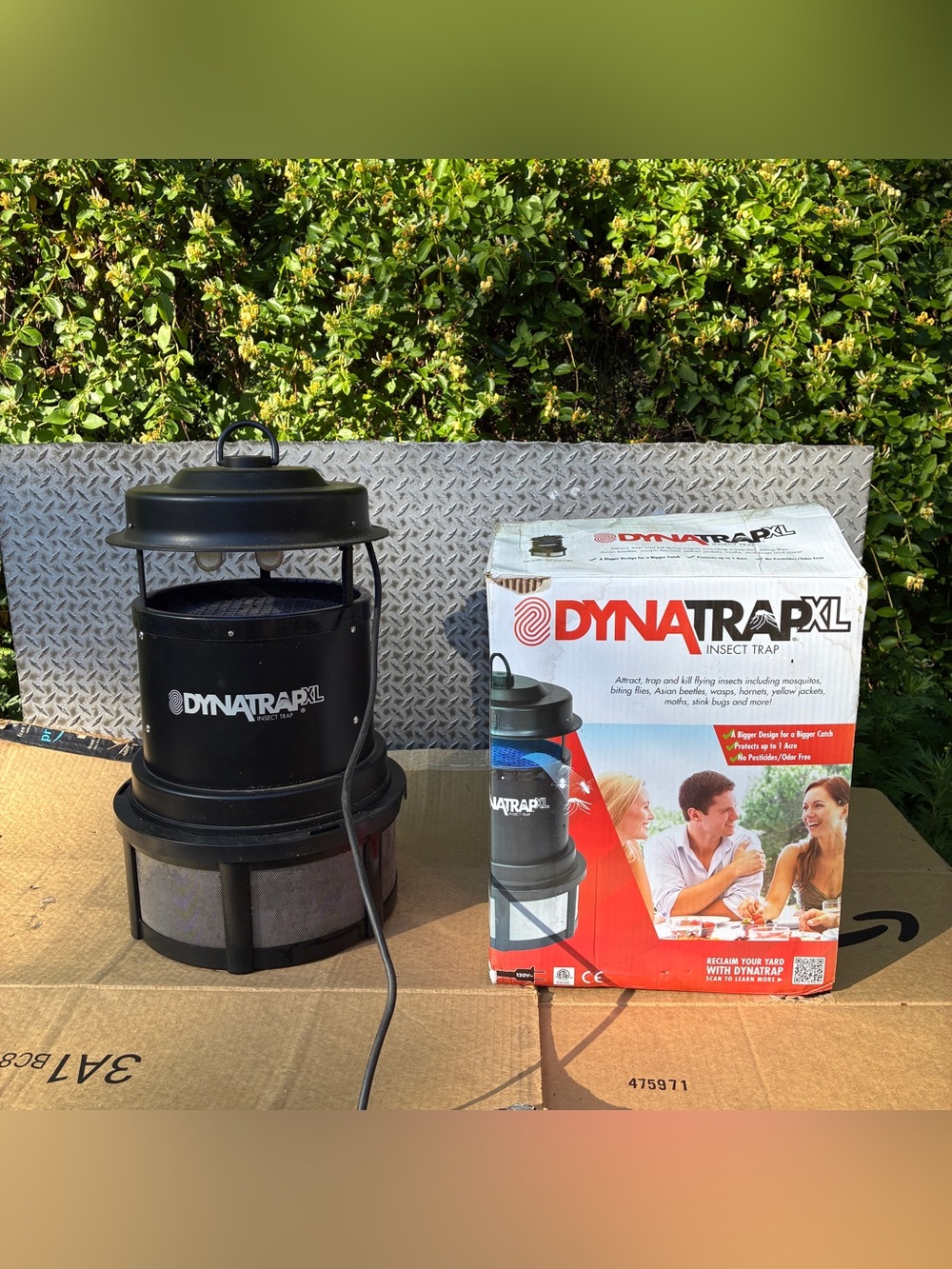DynaTrap XL Insect Trap DT2000XL – Mosquito & Bug Catcher Zapper Covers 1 Acre